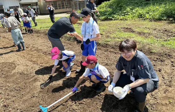 そばの種まきを行いました。